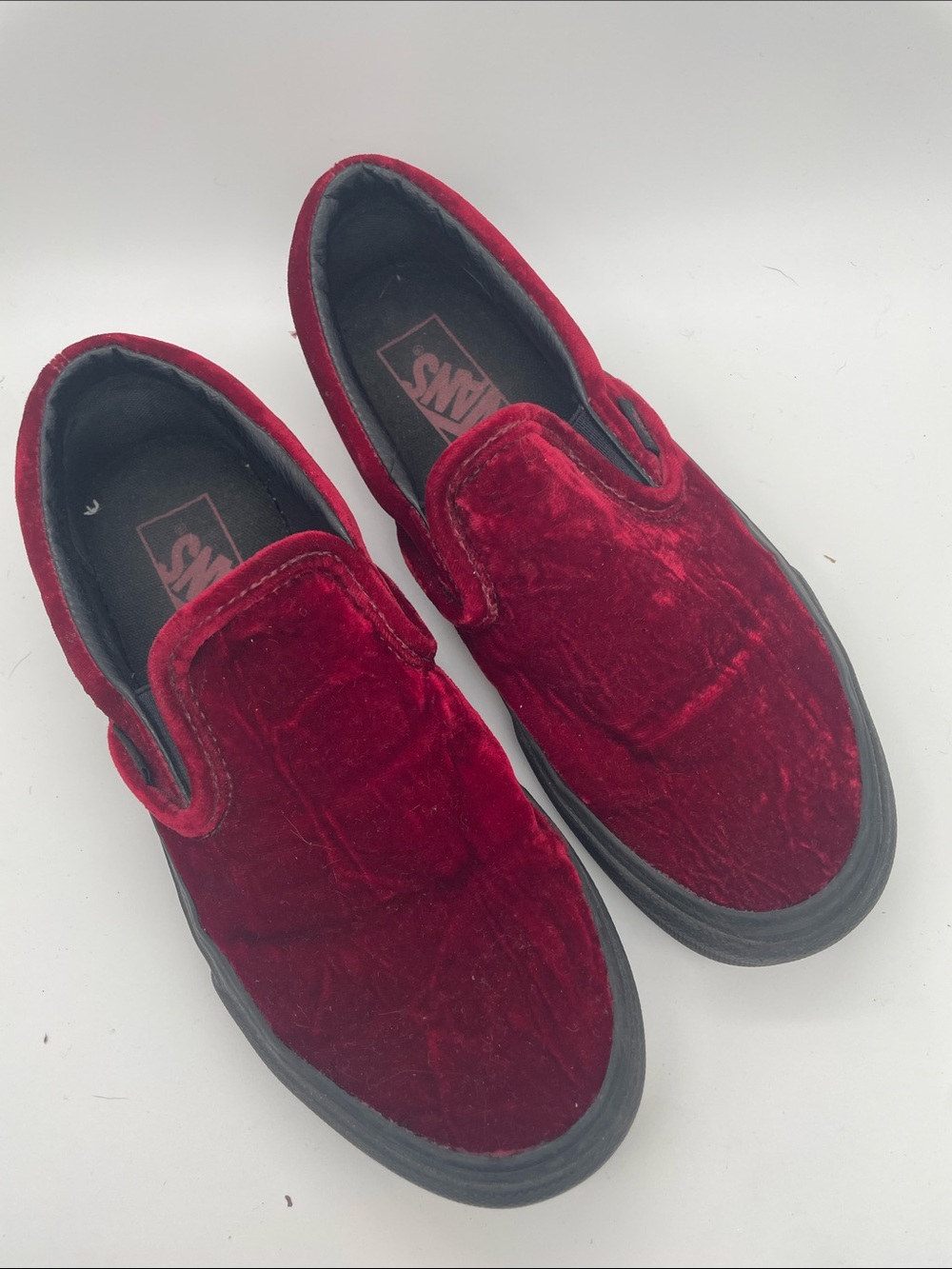 Vans Kids Velvet Slip-On Sneakers - Burgundy/Black